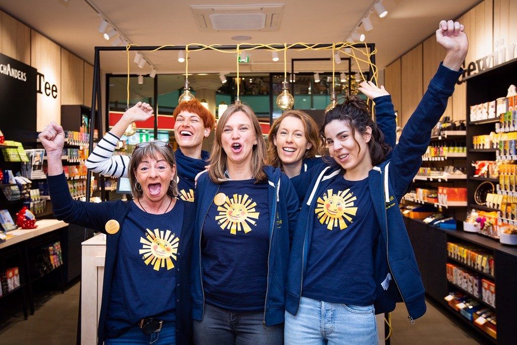 Smartphones, Bücher und ganz viel Tee