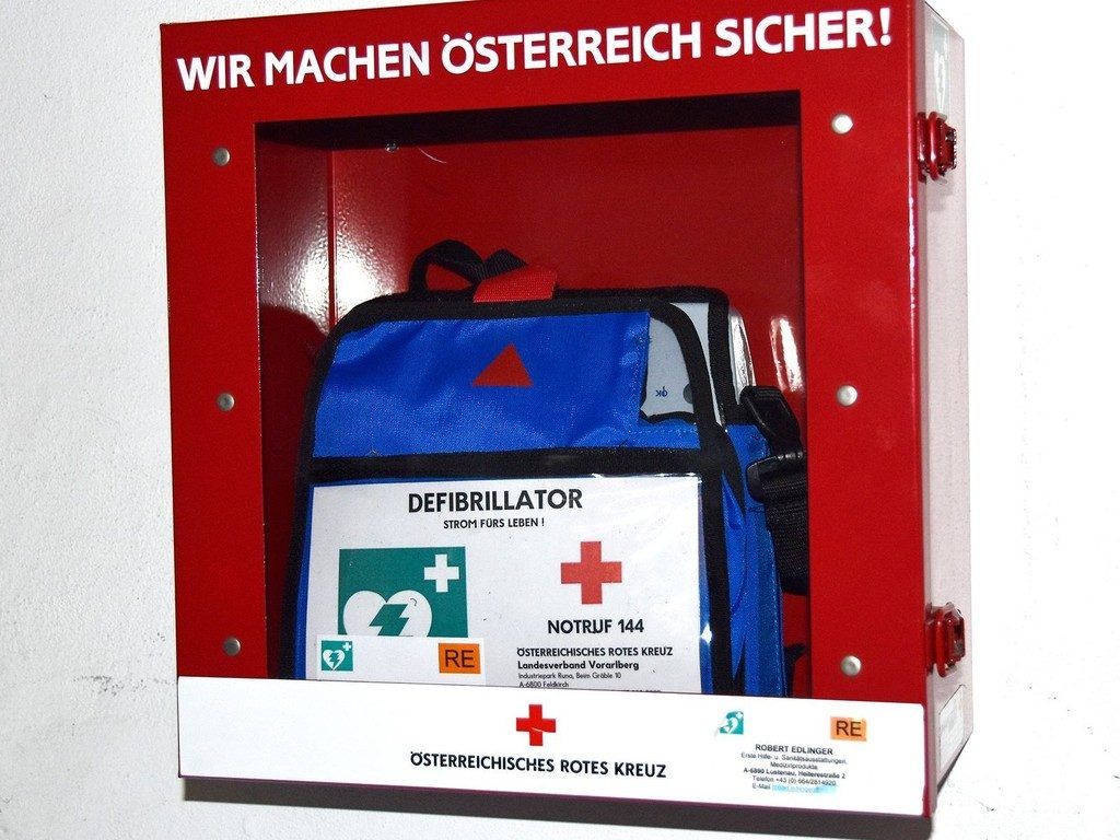 Engmaschiges Herz-Sicherheitsnetz