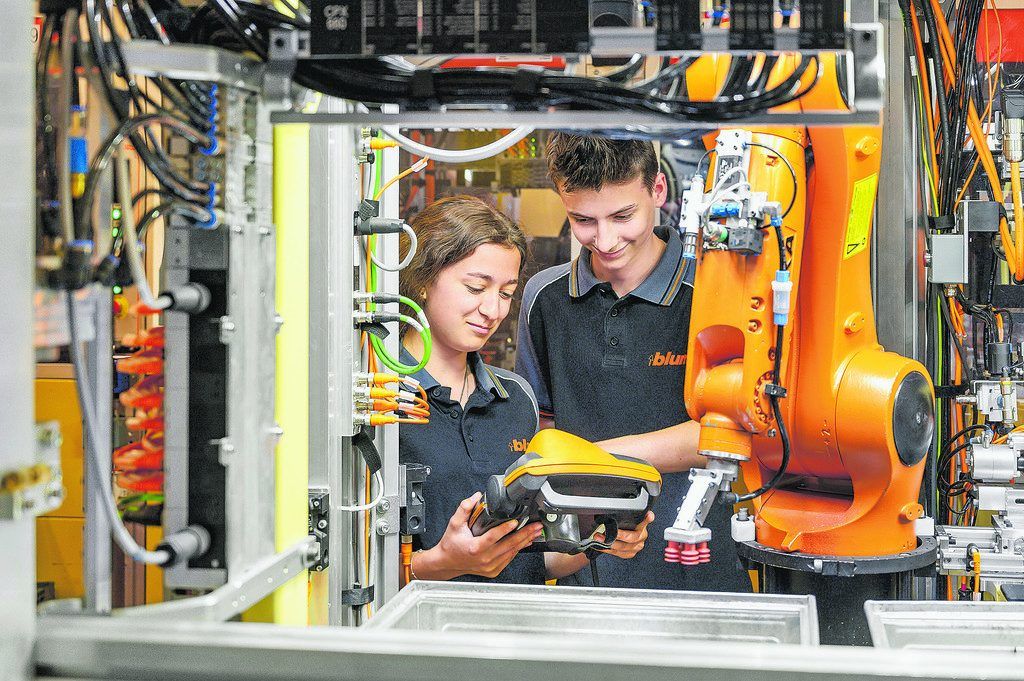 Faszination Maschine – Mechatronik als neunter Lehrberuf bei Blum