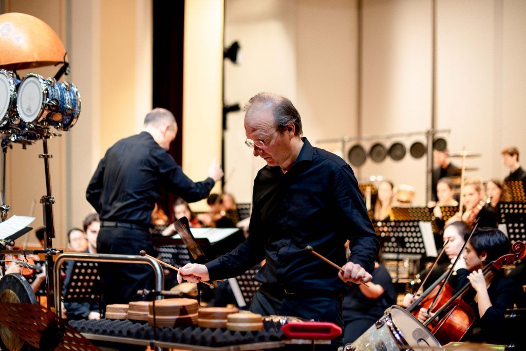 Konzert mit Pauken, Trommeln und Gongs