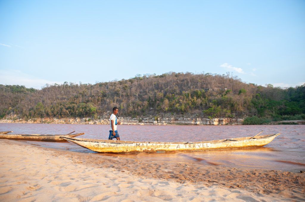 Madagaskar: Flussfahrt auf dem Tsiribinha