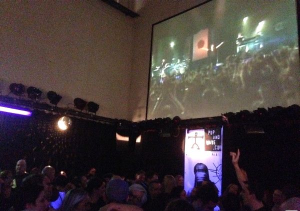 Die Pop & Wave Partycrew sorgt am Christtag für gute Laune und heiße Tanzsohlen in der Spielboden-Kantine.
              
              www.popandwave.at