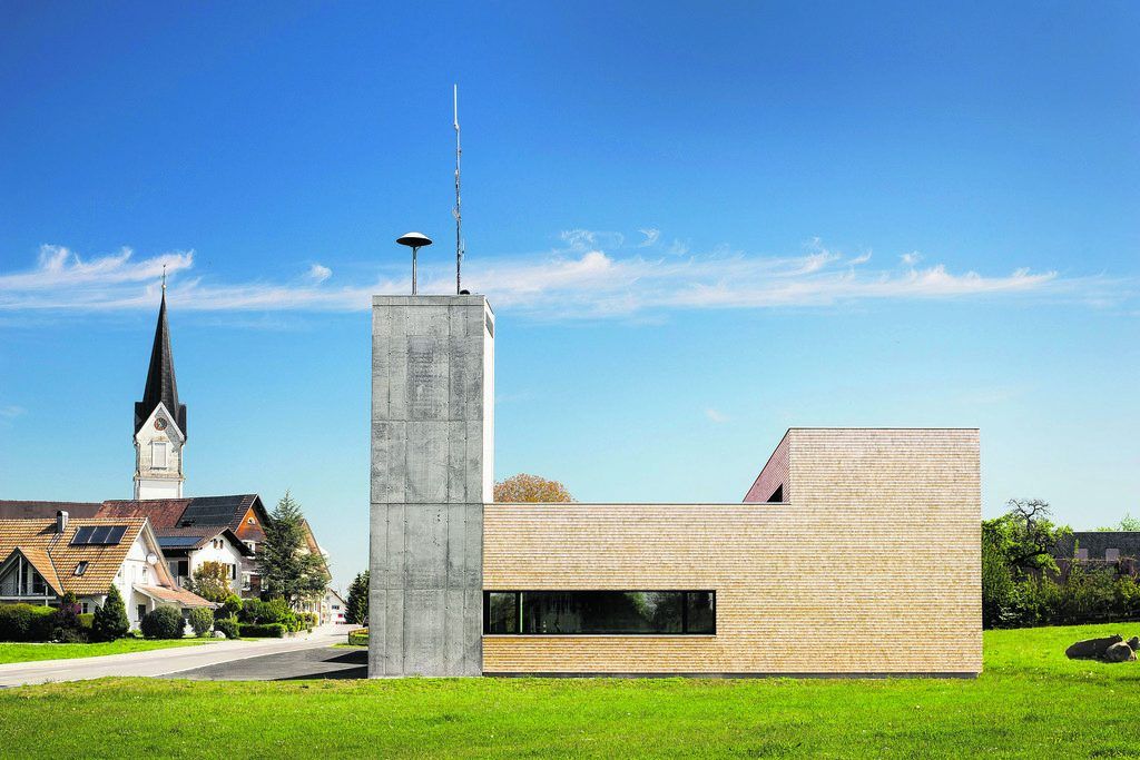 Haus mit Turm und  viel Atmosphäre