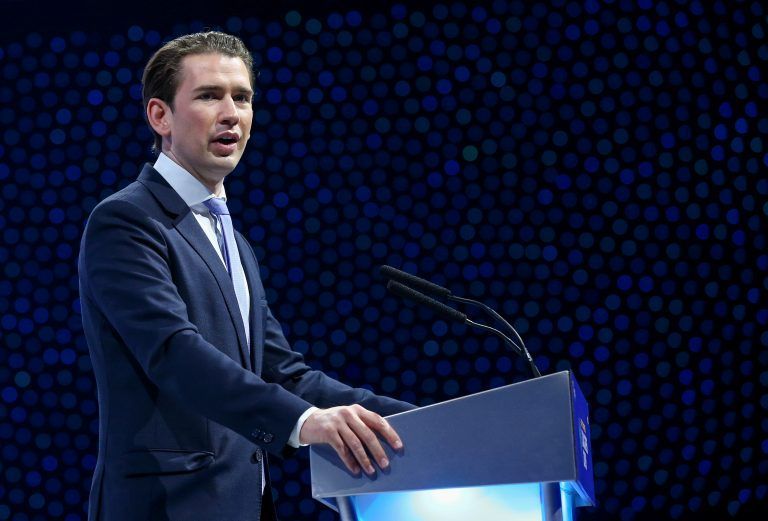Fixiert als Regierungschef ist <strong>Sebastian Kurz</strong>.  Er übernimmt wichtige Aufgaben zur Repräsentation der Republik und  wird sich künftig selbst um die Medienagenden kümmern.  Dabei wird er von seinem langjährigen Vertrauten Gerald Fleischmann  unterstützt, der als "Beauftragter für Medienfragen im Bundeskanzleramt"  tätig sein soll. <span class="copyright">reuters</span>