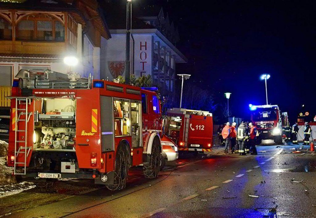 Auto rast in Südtirol in deutsche Reisegruppe &#8211; Sechs Tote
