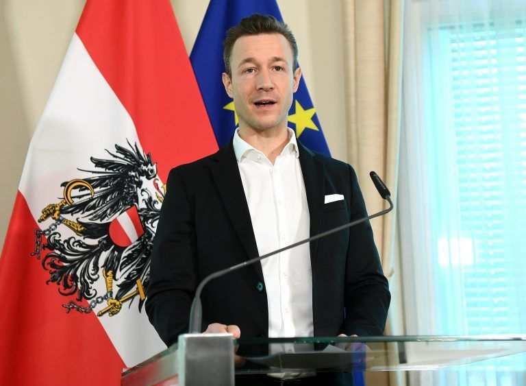  Mit dem Finanzministerium behält die Volkspartei ein weiteres wichtiges  Ministerium, wird dort doch der gesamte Staatshaushalt geführt.  Der Kurz-Vertraute und Chef der Wiener Landespartei <strong>Gernot Blümel</strong> wird Finanzminister.<span class="copyright"> apa</span>