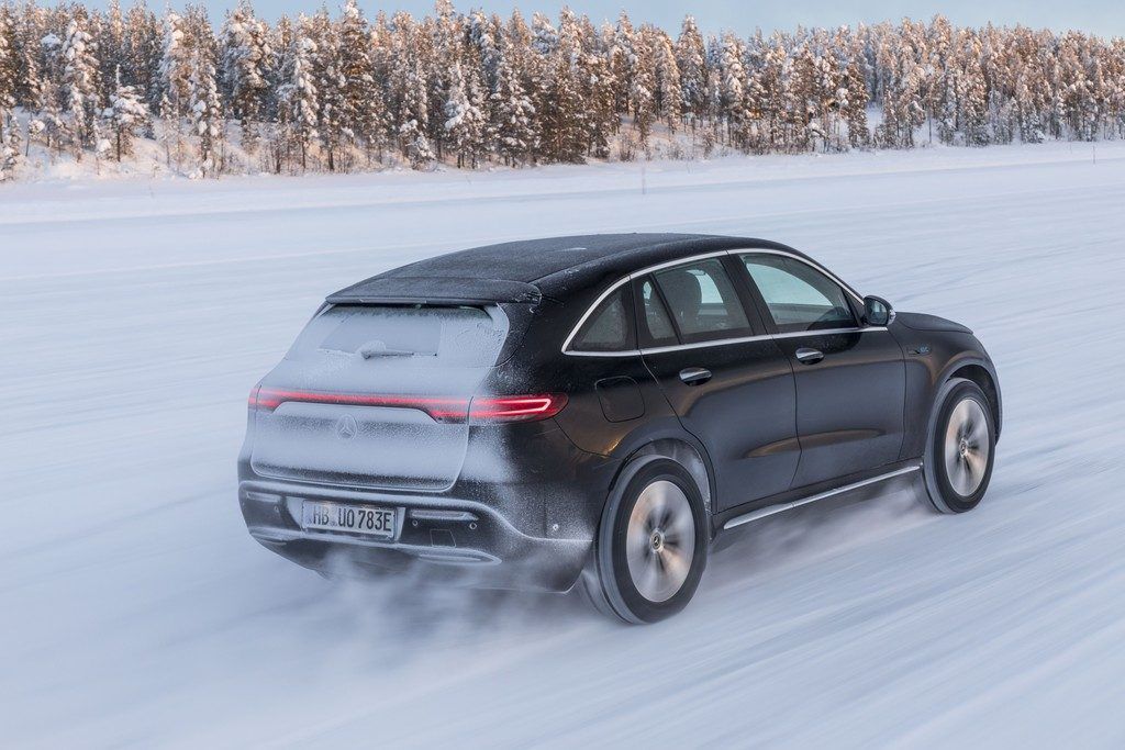 Warum Kälte Elektroautos ausbremst