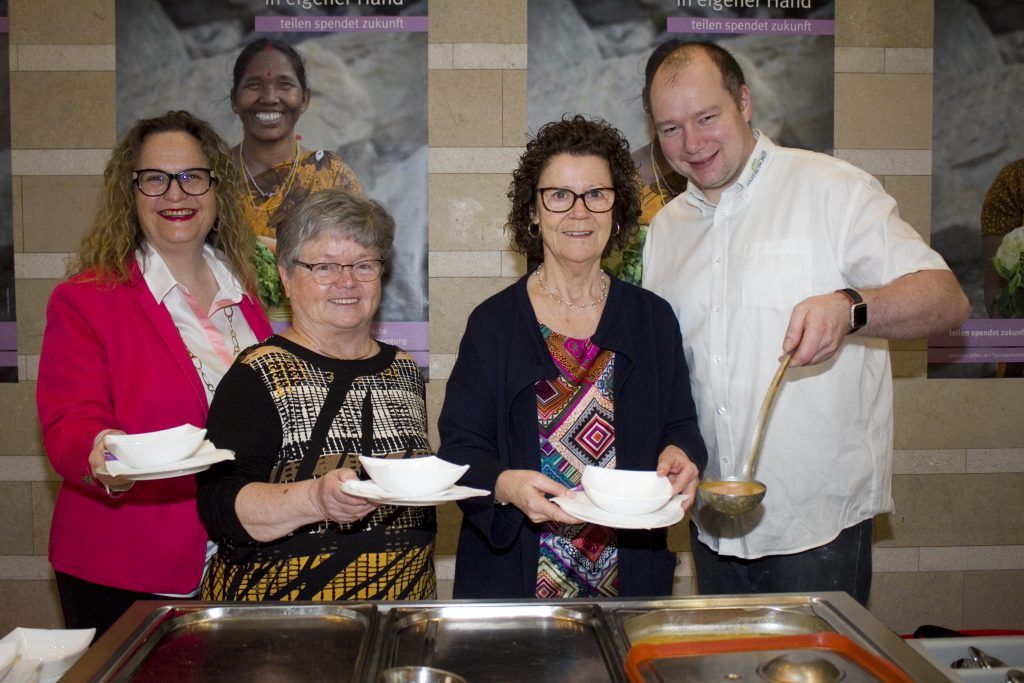 300 Teller Suppe für den guten Zweck