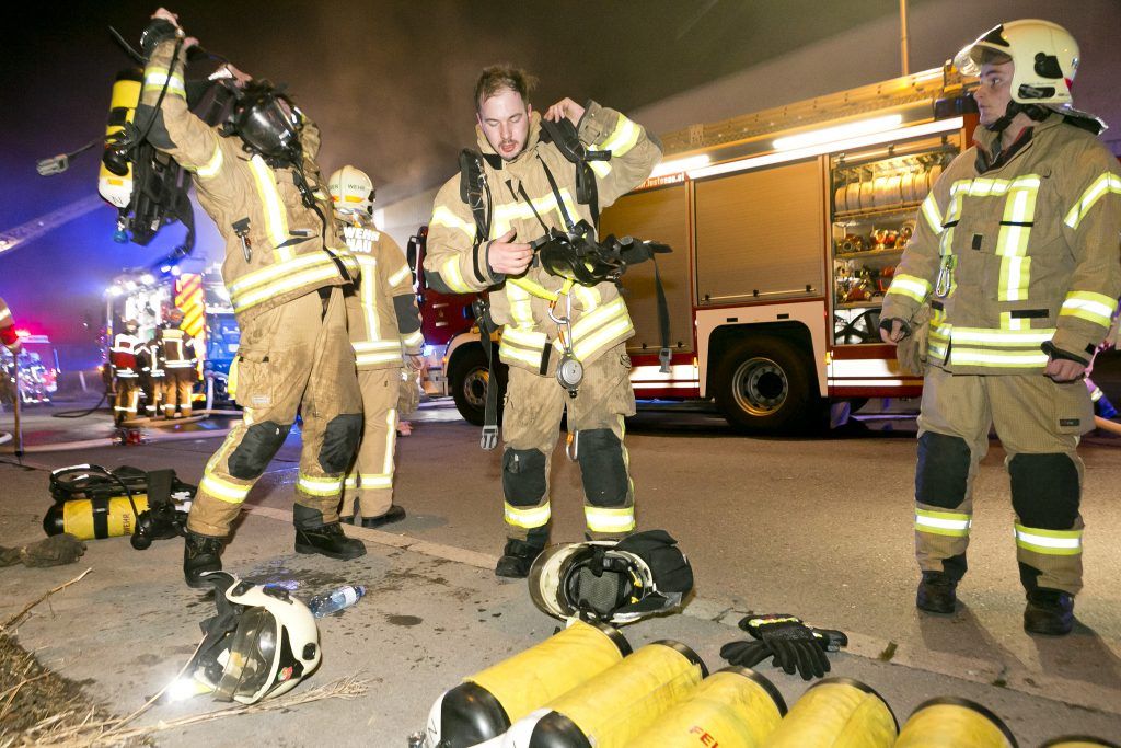 Flammen in Lustenauer Stickerei
