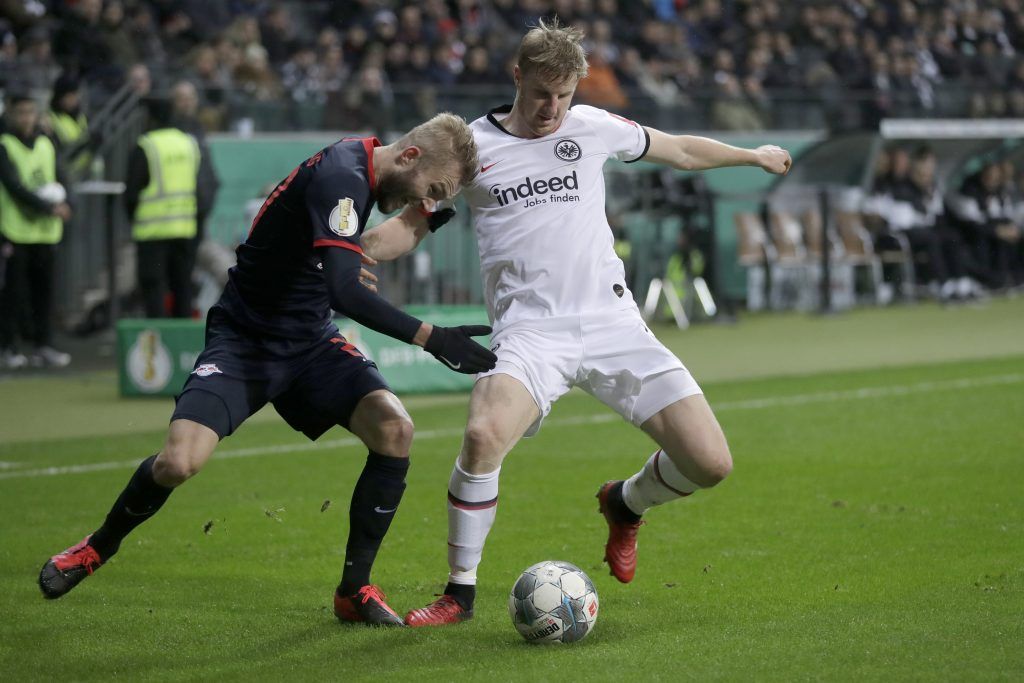 Adi Hütter mit Frankfurt im deutschen Pokalviertelfinale