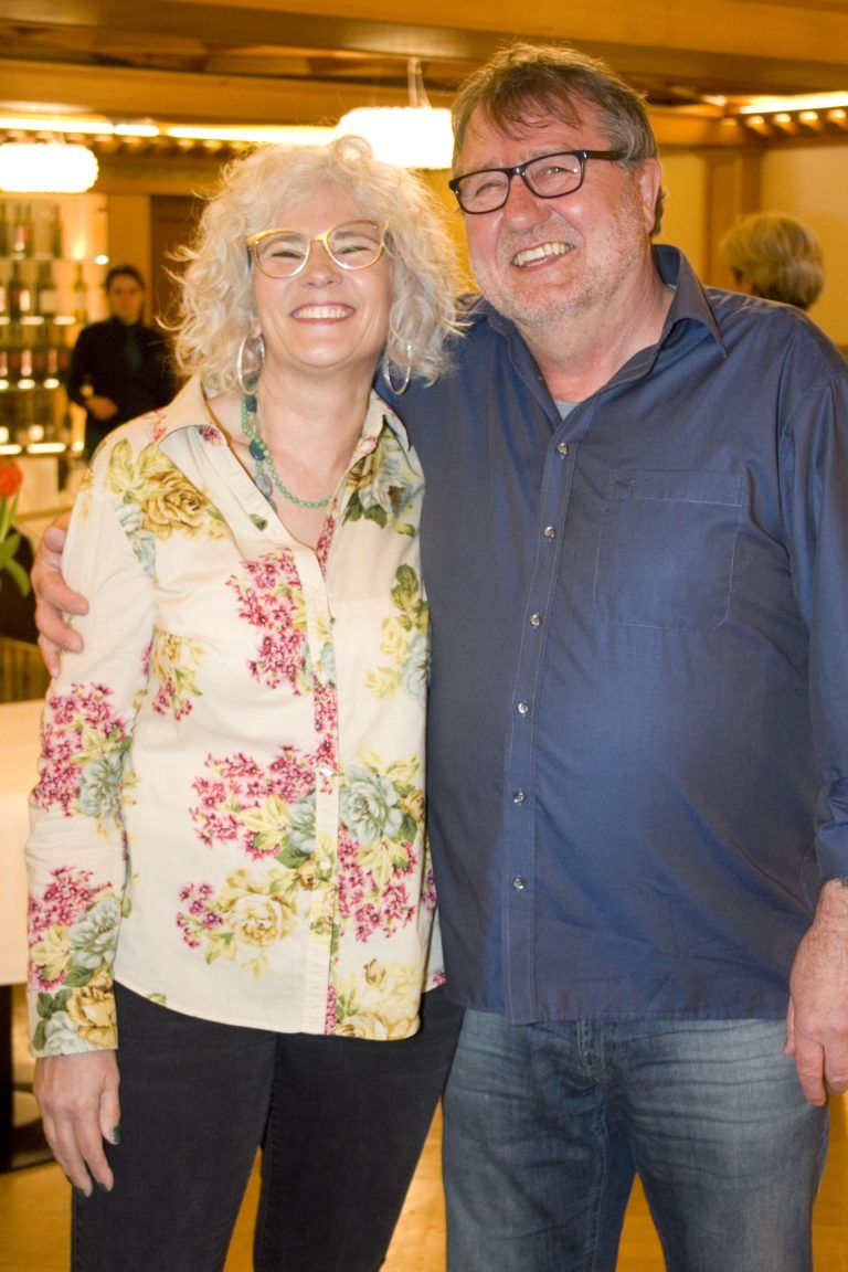 Martina und Ferdinand Scheidbach bei bester Laune.