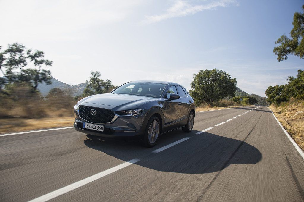 Autonews der Woche E-Auto aus den USA mit 640 Kilometern Reichweite / Skoda setzt Octavia RS unter Strom / Größere Motorenauswahl beim Mazda3 und CX-30