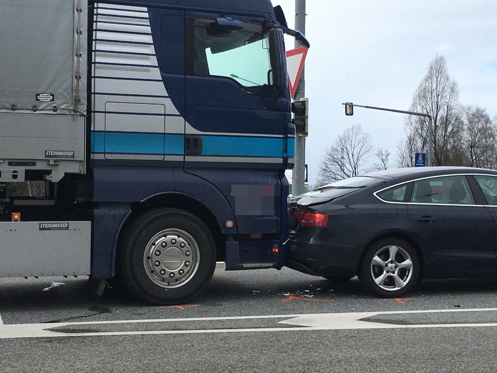 Ein Verletzter nach Auffahrunfall in Dornbirn