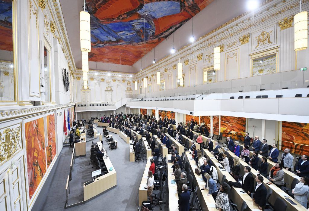 Pflegereform, Impfpflicht und Parteiengesetz: Nationalrat im Endspurt
