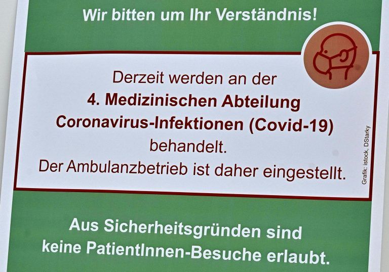 Aushang am Kaiser-Franz-Josef-Spital in Wien. <span class="copyright">APA</span>