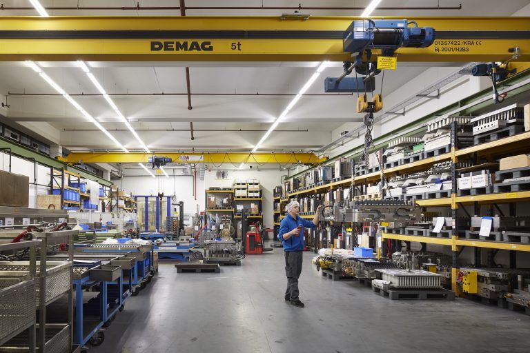 Alpla Fußach produziert mit dem nötigen Abstand und ist als systemrelevante Infrastruktur eingestuft.FA