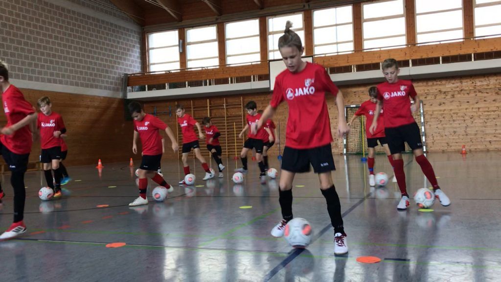 Das sollten junge Fußballer beim Heimtraining beachten