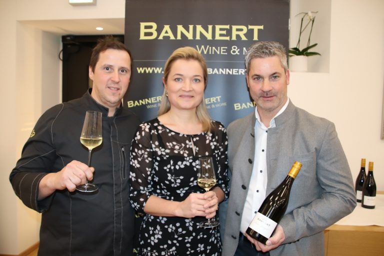 Küchenchef Roland Schlacher, Manuela Partel und Winzer Manfred Bannert. nam