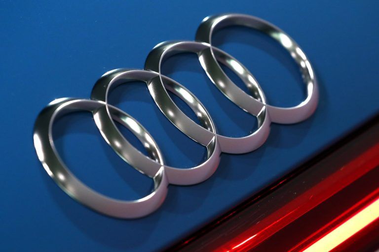 Audi soll stärker in den Volkswagen-Konzern eingebunden werden, bleibt aber Aktiengesellschaft. AP