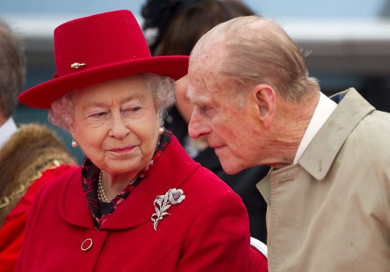 Die britische Königin Elizabeth II. und ihr Mann Prinz Philipp haben sich auf Schloss Windsor zurückgezogen. Reuters
