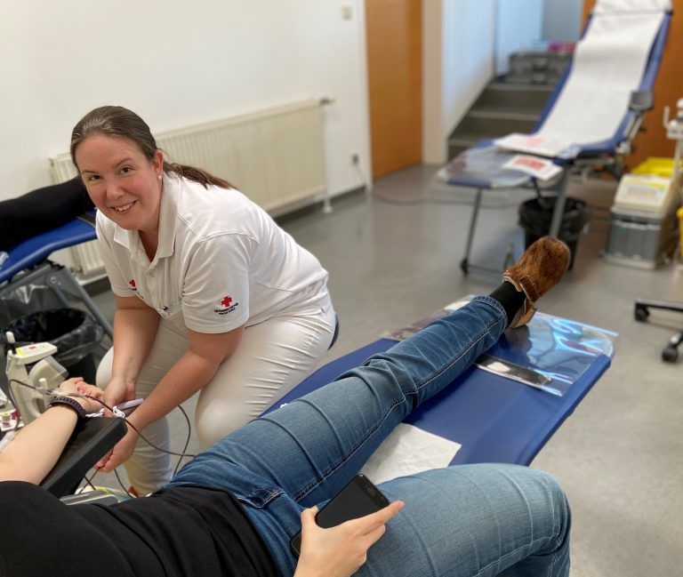 „Blutspenden ist weiterhin möglich“, sagt Verena Huber. RK