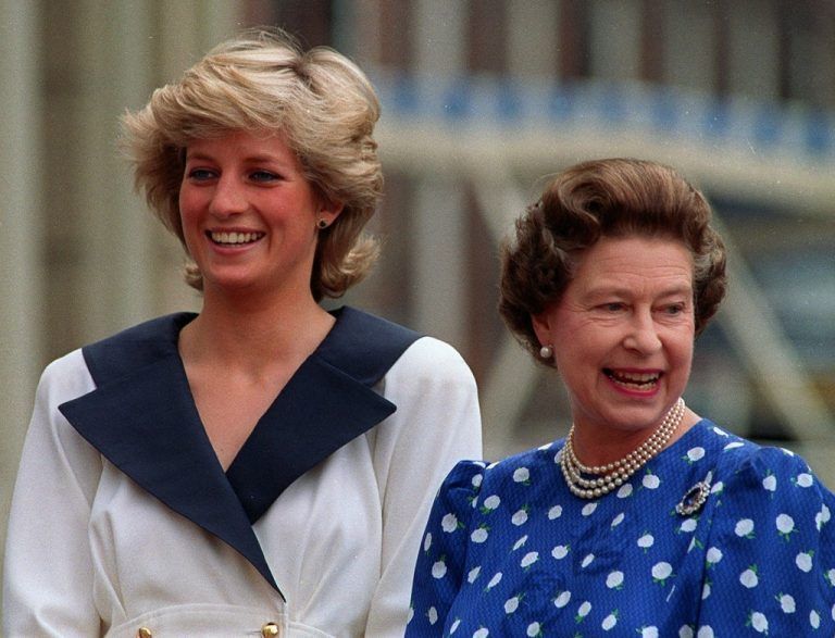 1987 mit Lady Di vor dem Clarence House. ap