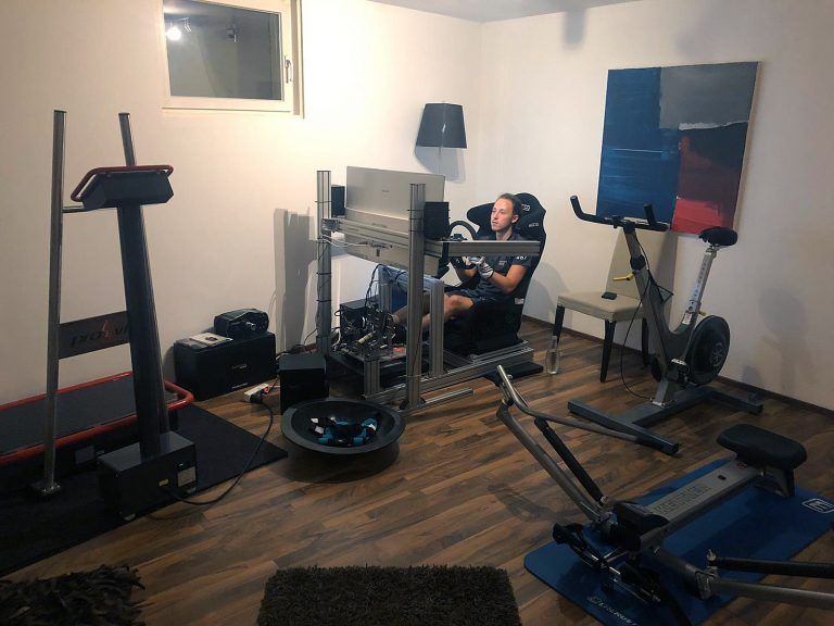 Sebastian Daum beim Training am Simulator.