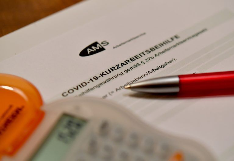 Die Kurzarbeitsanträge werden beim AMS fachkundig bearbeitet, wo es hapert, ist bei den Bestimmungen zur Lohnabrechnung. APA