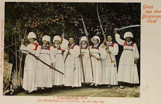 Grußkarte vom Festumzug mit nachgestellter Schwedenkrieg-Szene.