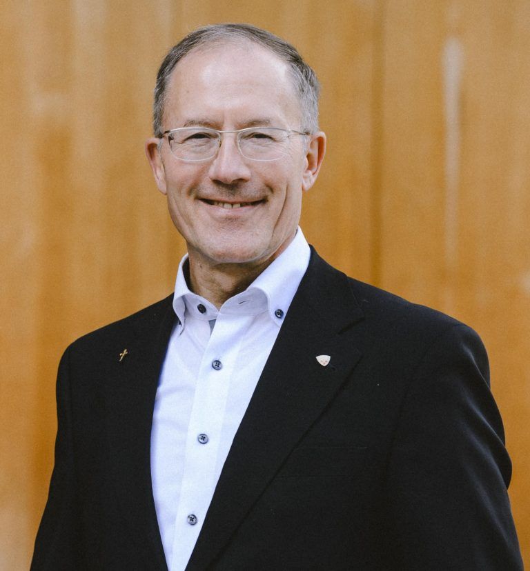 Jodok Müller: „Auch, wenn wir derzeit Masken tragen müssen, waren wir doch noch nie so nackt und verletzbar.“ <span class="copyright">Katholische Kirche Vorarlberg / Maria Burtscher</span>