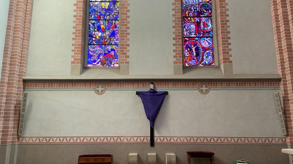 Mit Maske und doch noch nie so nackt