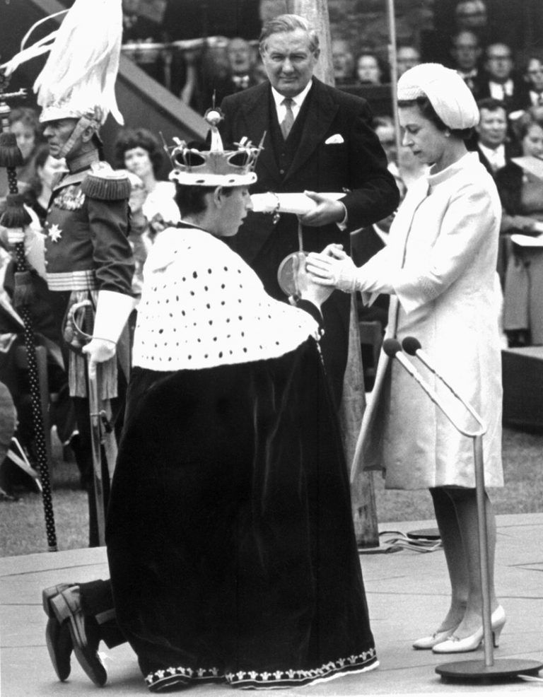 Elizabeth II. 1969 bei der Investitur von Charles zum Prinz of Wales. AFP