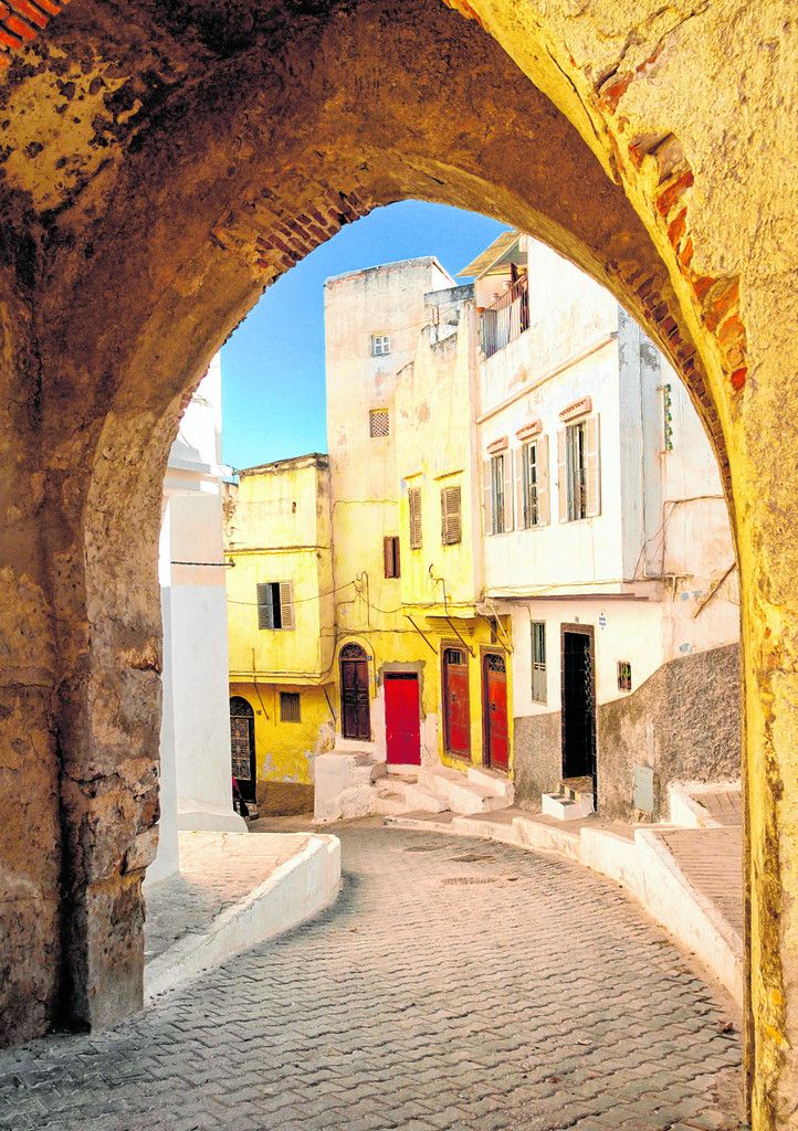 Schmale Gassen schlängeln sich durch die Medina von Tanger.Shutterstock (5)