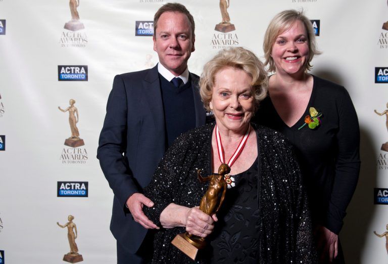 Shirley Douglas mit ihren Kindern Rachel und Kiefer Sutherland.AP