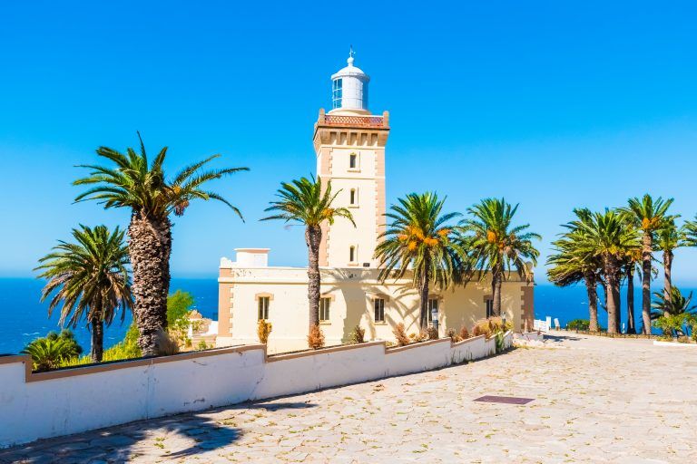 An der nordwestlichen Spitze Marokkos, bei Tanger befindet sich dieser Leuchtturm. <span class="copyright">Shutterstock</span>