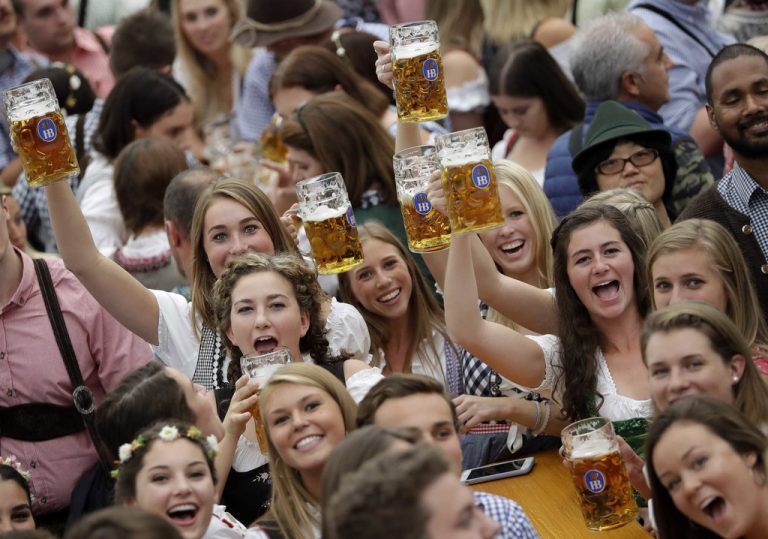 2022 kamen mit rund 5,7 Millionen Besuchern weniger Gäste als üblich. ap