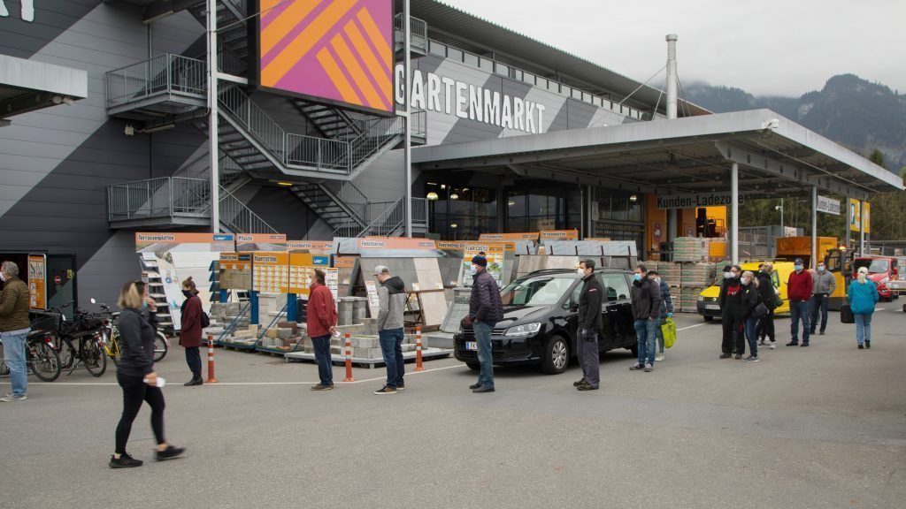 Schon um 7.50 Uhr gab's bei Hornbach kein Wagerl mehr