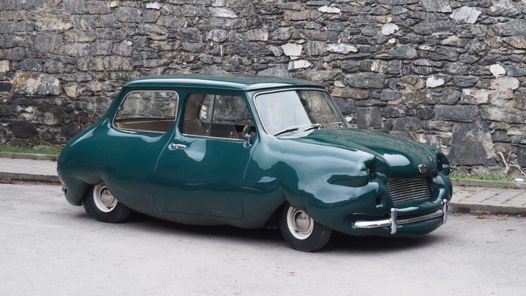 Fette Autos von Erwin Wurm für Dornbirn