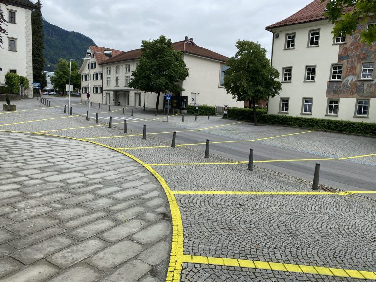 Die Homunculus-Sonne in Hohenems erinnert auch an die Geschichte des Platzes.gunz