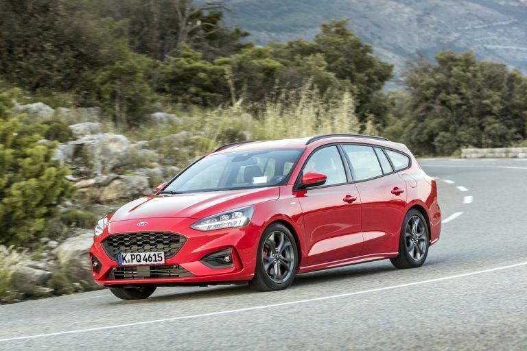 Äußerlich ist die Überarbeitung der Ford-Mondeo-Familie eher marginal ausgefallen. Auch der Traveller ist jetzt ein – nicht aufladbarer – Hybrider.