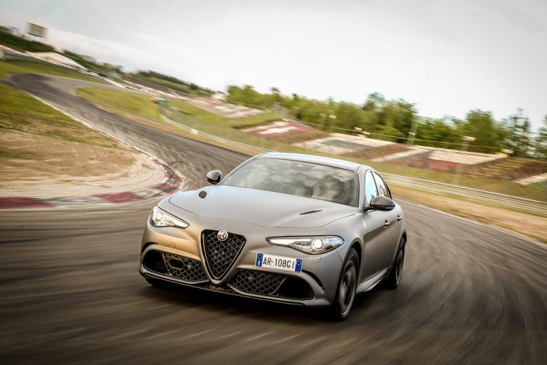 Alfa Romeo Giulia: Das jüngste Facelift ist äußerlich unauffällig, die Adaptierungen sind in erster Linie technischer Natur. Preis: ab 39.800 Euro.