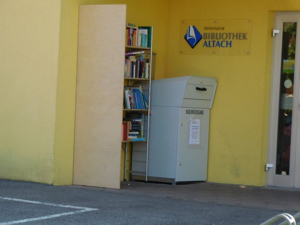 Prall gefülltes Regal  für Leseratten