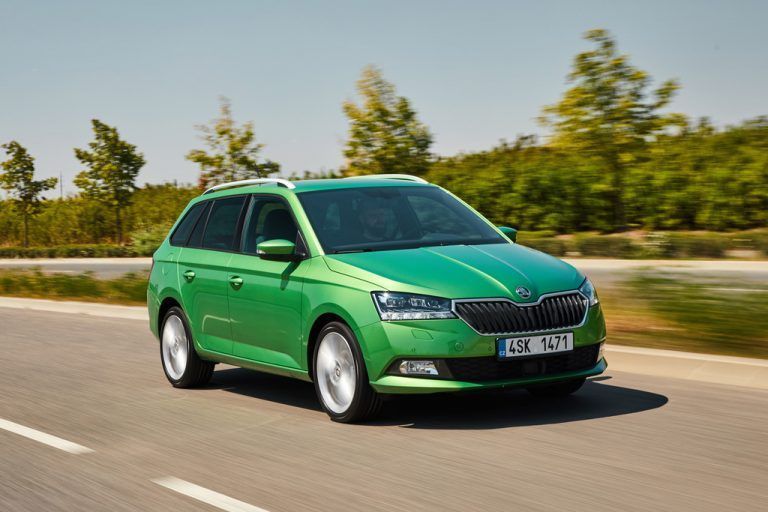Der Škoda Fabia ist eine der Säulen des Erfolgs der tschechischen Marke. Derzeit steht er in seiner dritten Generation. Er feiert das 125-Jahre-Jubiläum mit.