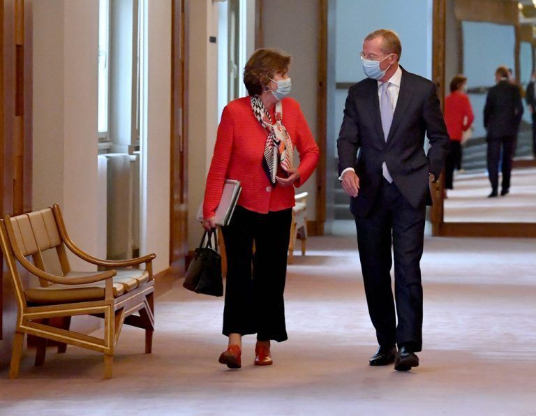 Festspielpräsidentin Helga Rabl-Stadler und Wilfried Haslauer. apa