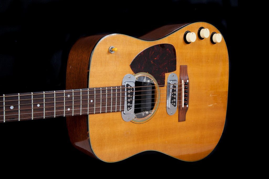 Gitarre zu ersteigern