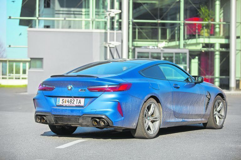 Ein Mordstrumm von einem Sportwagen