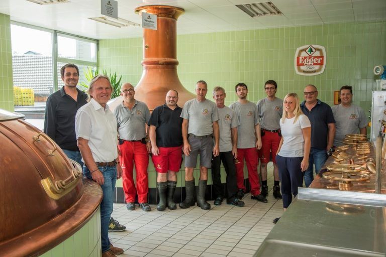Kleine Unternehmen (im Bild: die Mitarbeiter der Egger Brauerei) leisten auch in schwierigen Zeiten großartige Arbeit für ihre Kunden. VN/Paulitsch