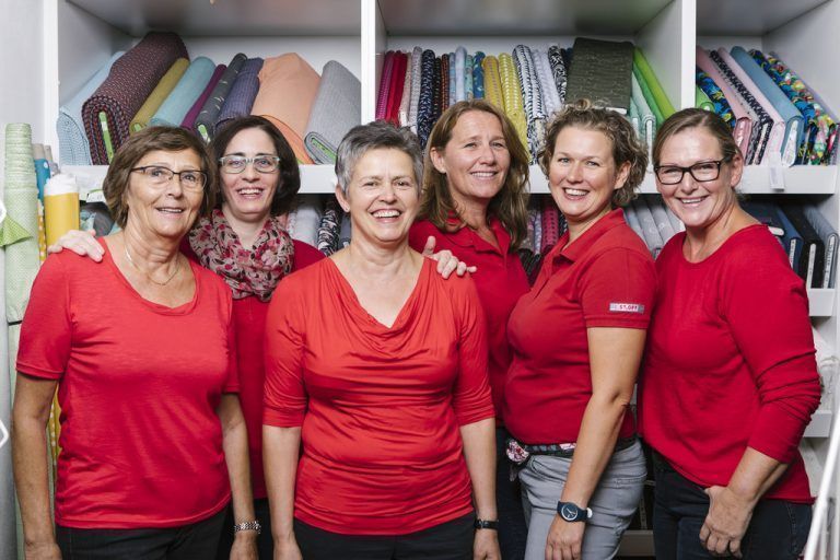 Neben dem sozialen Engagement legt BEST.OFF auch großen Wert auf eine hohe Qualität der Produkte. Hier das Team in Lauterach. Lisa Mathis