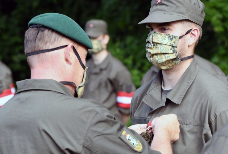 Respekt und Anerkennung: Soldaten mit Einsatzmedaille ausgezeichnet. MKV