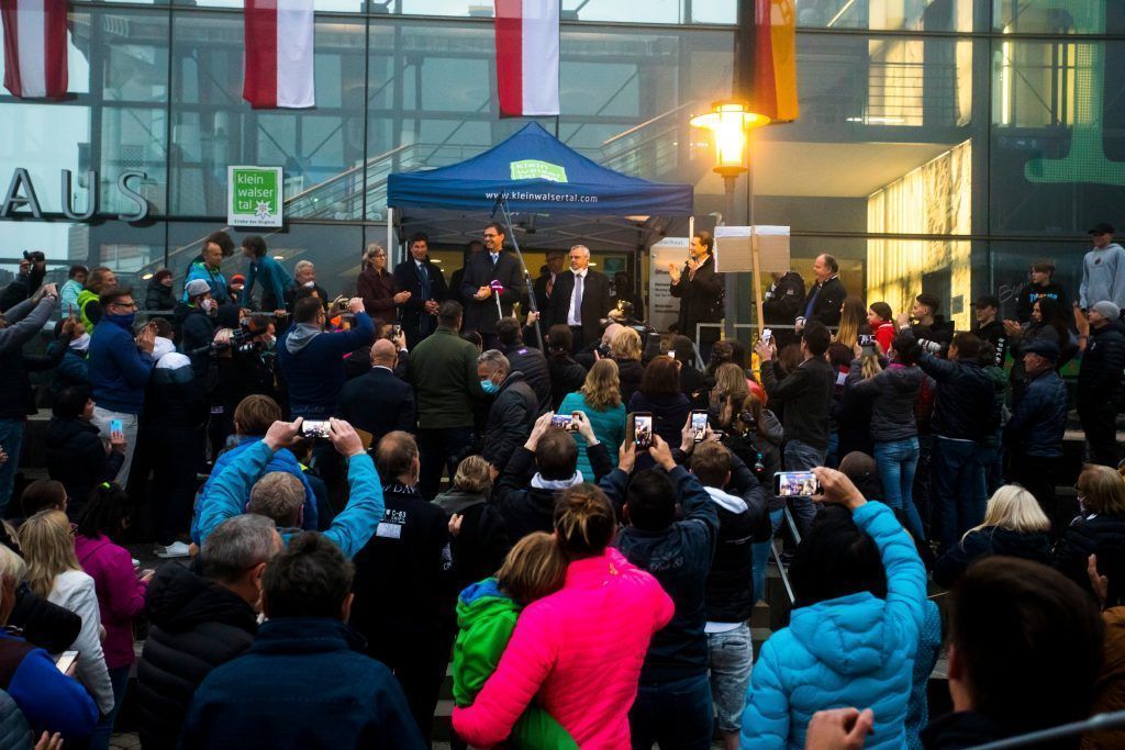 Diese Bilder könnten zu Anzeige gegen den Kanzler führen